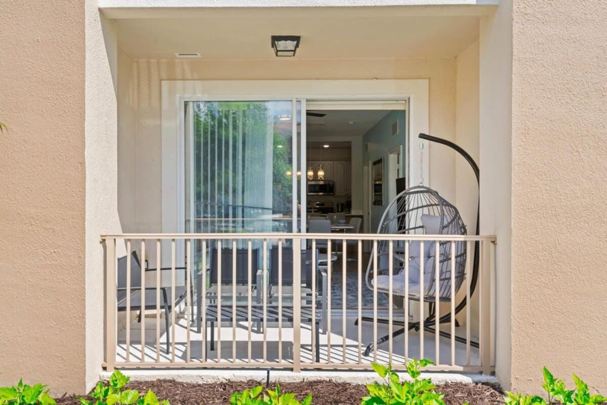 The Epic London Vista Cay Orlando Next To The Club Apartment Exterior photo