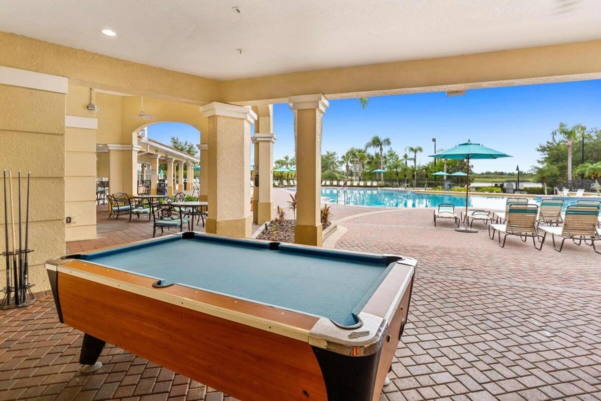 The Epic London Vista Cay Orlando Next To The Club Apartment Exterior photo