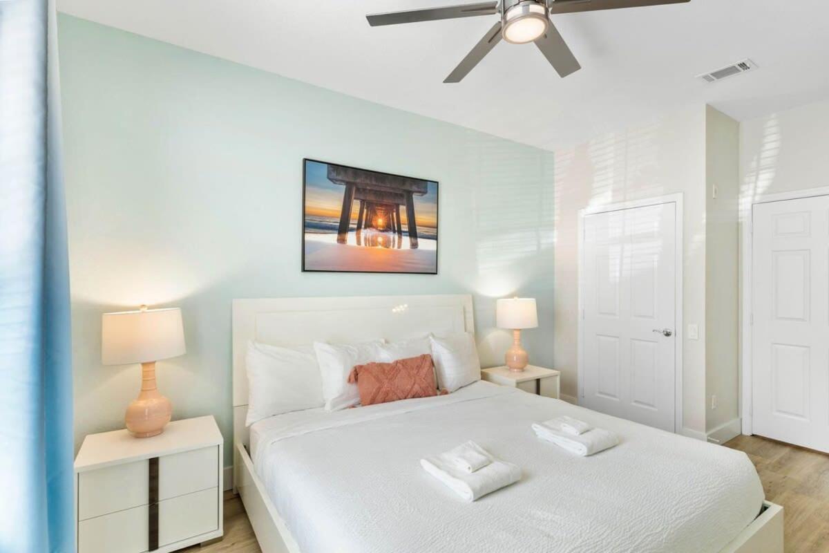 The Epic London Vista Cay Orlando Next To The Club Apartment Exterior photo