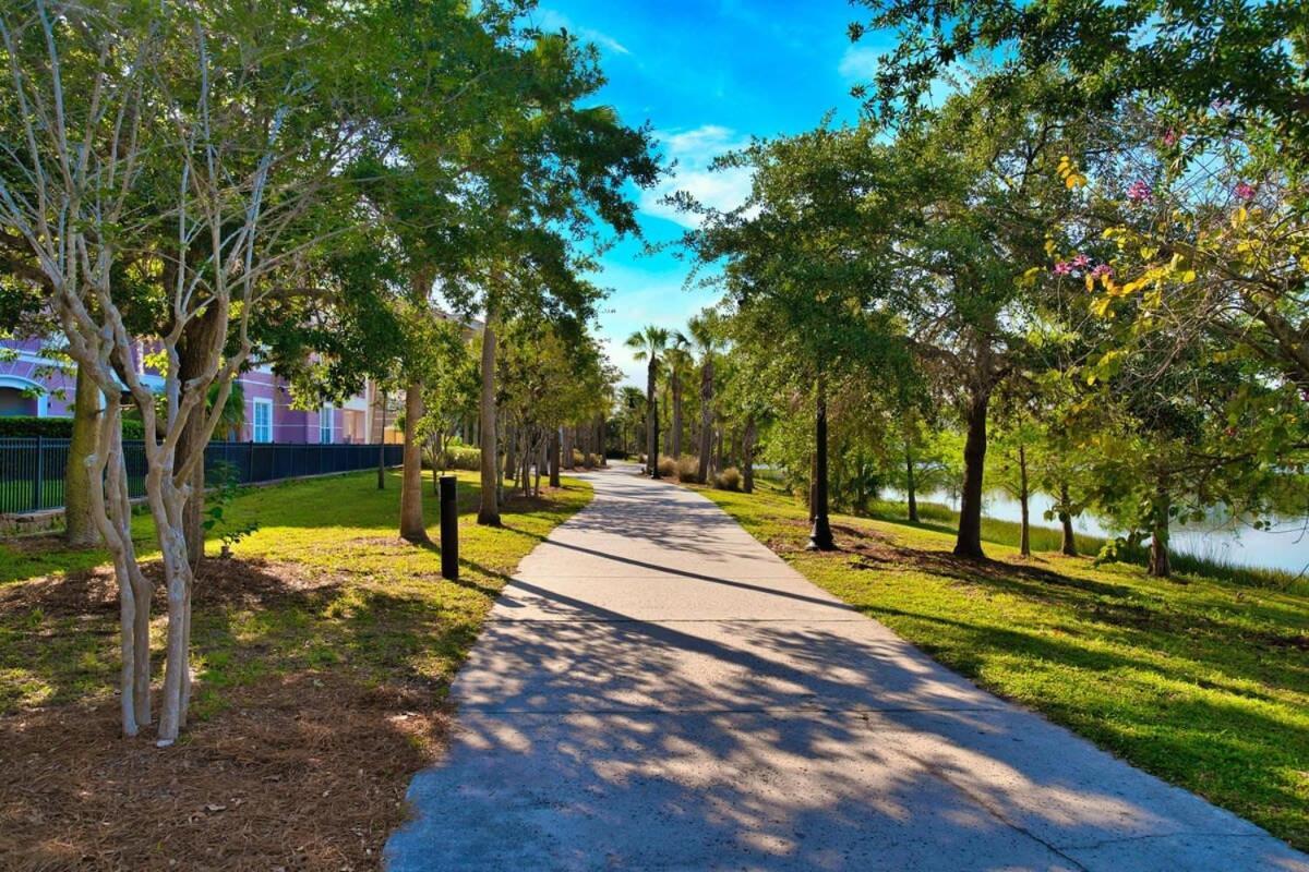 The Epic London Vista Cay Orlando Next To The Club Apartment Exterior photo