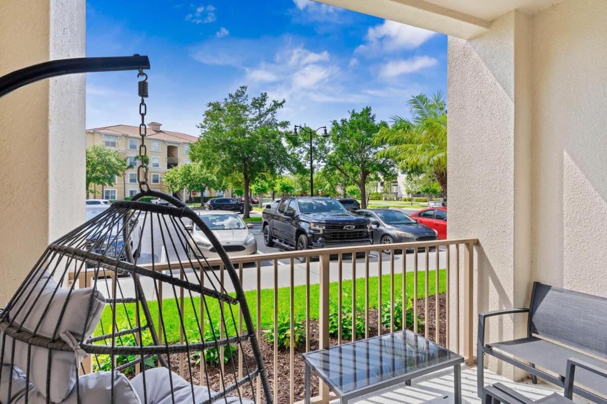 The Epic London Vista Cay Orlando Next To The Club Apartment Exterior photo